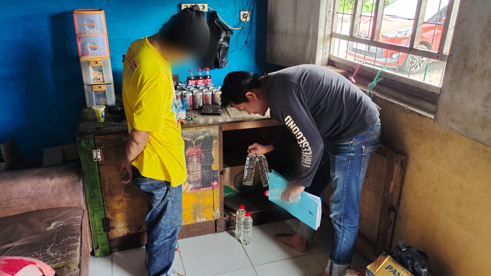 Polresta Cirebon Sita 237 Botol Miras Hasil Razia PekatJajaran Polresta Cirebon menggelar razia minuman keras (miras) di wilayah Kabupaten Cirebon