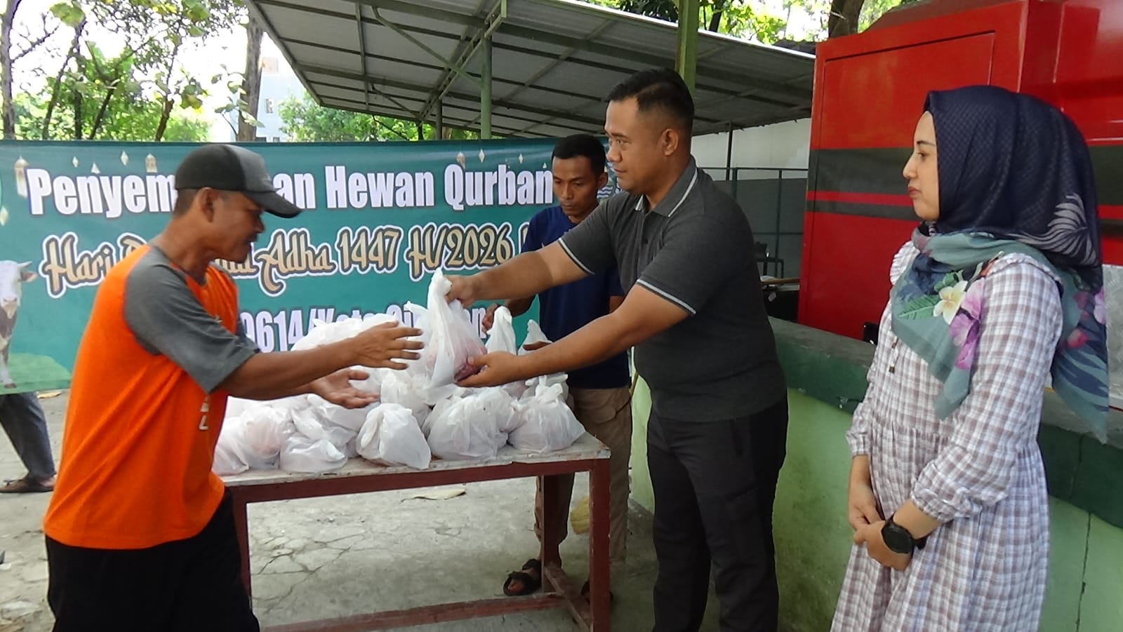 Kodim 0614/Kota Cirebon Gelar Sholat Idul Adha 1447 H dan Bagikan Daging Kurban kepada Masyarakat