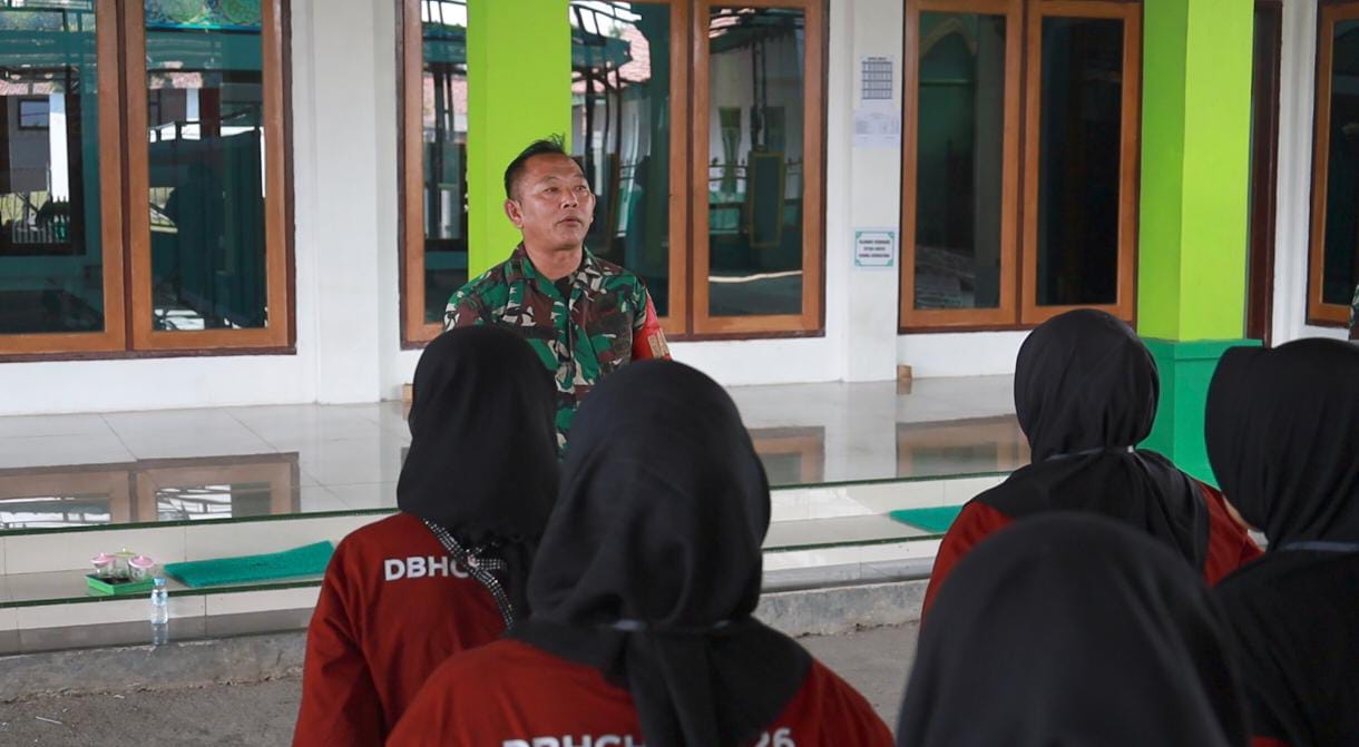 Tingkatkan Nasionalisme, Satgas TMMD ke-129 Kodim 0620/Kab. Cirebon Bekali Ibu-Ibu PKK dengan Wawasan Kebangsaan dan Disiplin