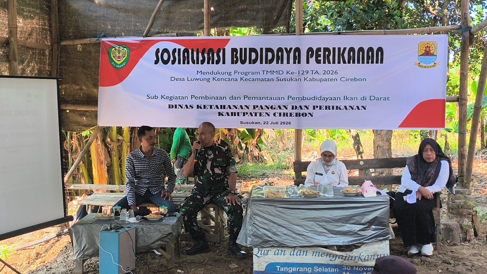 Perkuat Ketahanan Pangan, TMMD Ke-129 Kodim 0620/Kab. Cirebon Gelar Sosialisasi Budidaya Perikanan di Desa Luwung Kencana